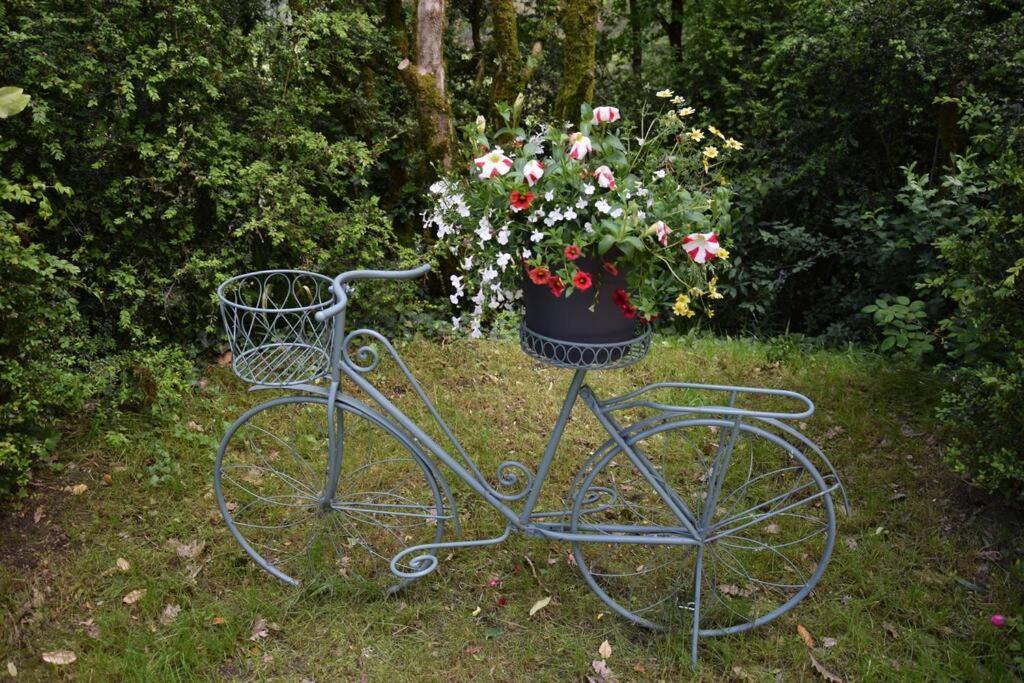 Gite Recent Au Calme Entre Champs Et Forets Perigord Vert Grand Brassac Exterior photo